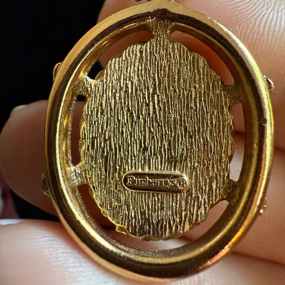 RARE Vintage Burberrys Cameo Necklace - Picture 4 of 6